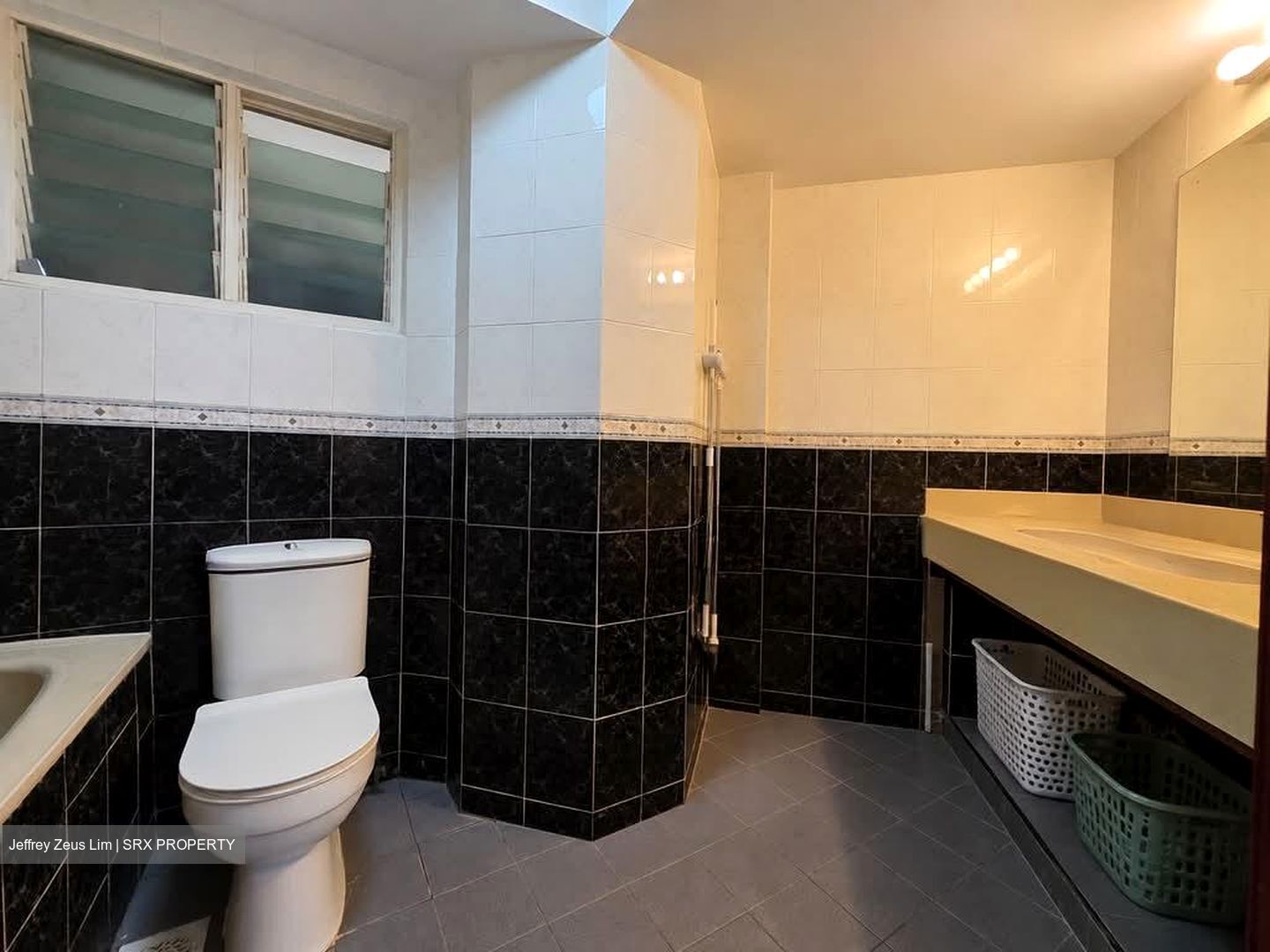 Melville Park (D18), Condominium #601628801